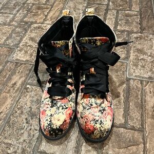 Floral Lace-Up Women's Boots